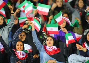 زن در آینه انقلاب اسلامی ایران