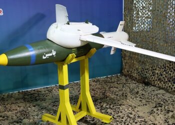 رونمایی از بمب نقطه زن یاسین ۴۰۰