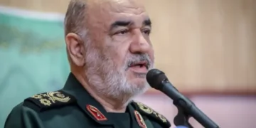 من خواهر ندارم.